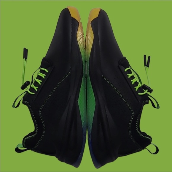 New Clove Limited EditionHealthcare Women's Lunar Fade Shoes
